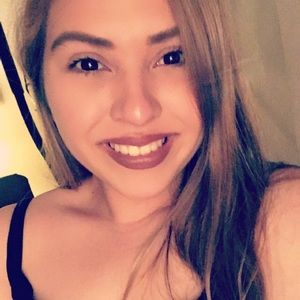 Meet your Posher, Aleya